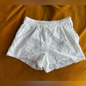 Sweet white eyelet Line & Dot shorts (S)